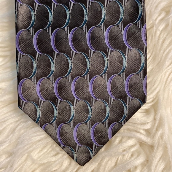 Ermenegildo Zegna Other - Ermenegildo Zegna Man Tie excellent condition please see all photos of the tie